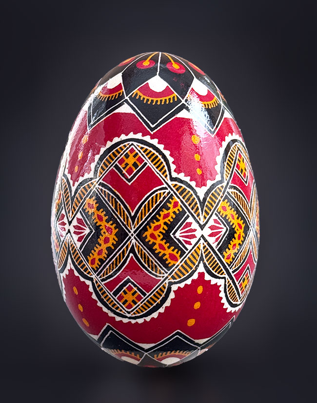 Gänseei in Batiktechnik glänzend